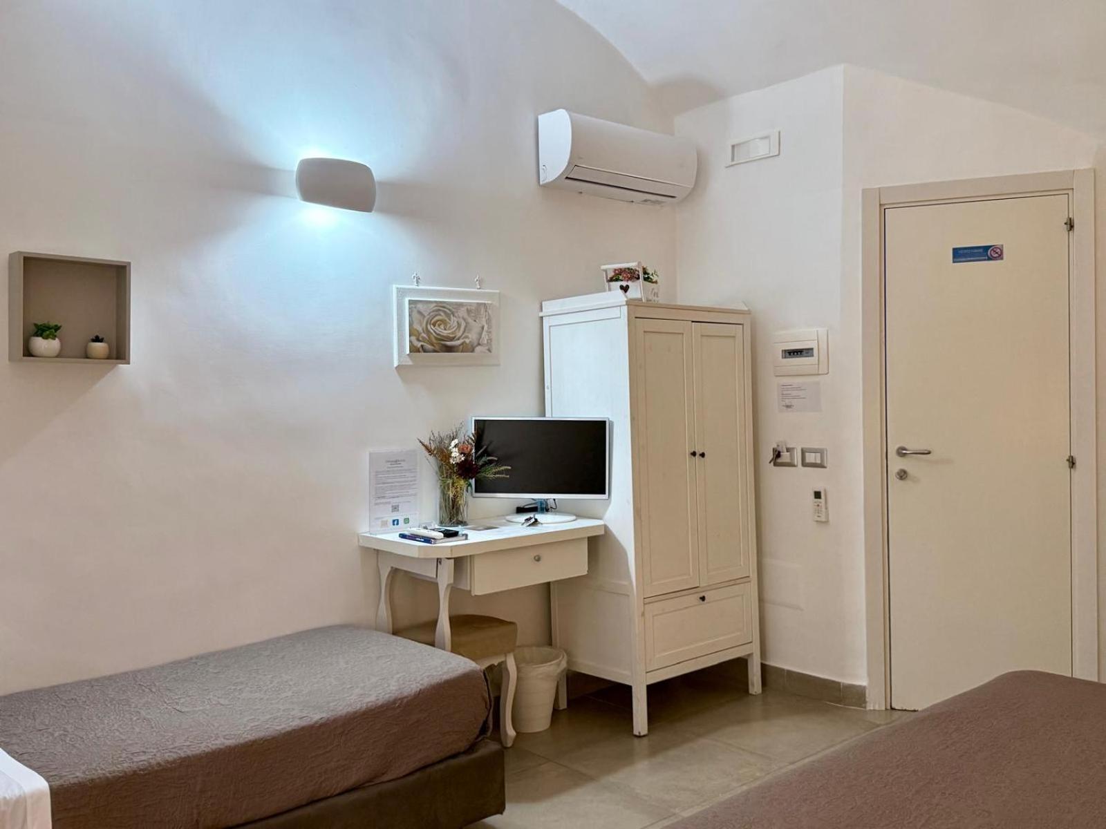 Chiaia Suites Neapol Pokój zdjęcie
